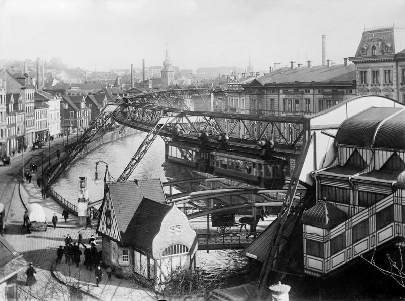 Illustration for article titled Wuppertal Suspended Railway